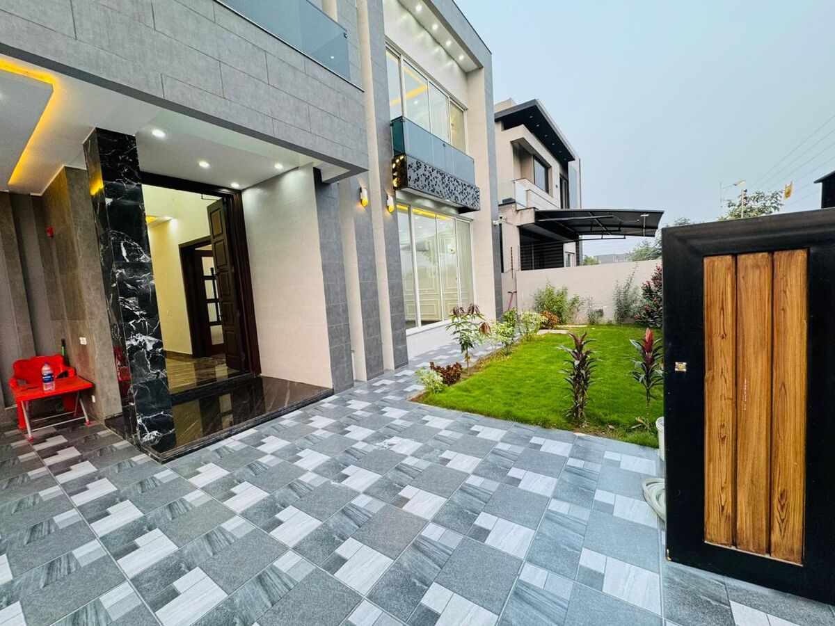 1 Kanal Luxury House For Sale In DHA Phase 7 Lahore Pakistan