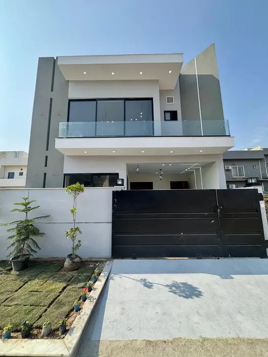 MPCHS B-17 islamabad E Block 30x60 7 Marla house
