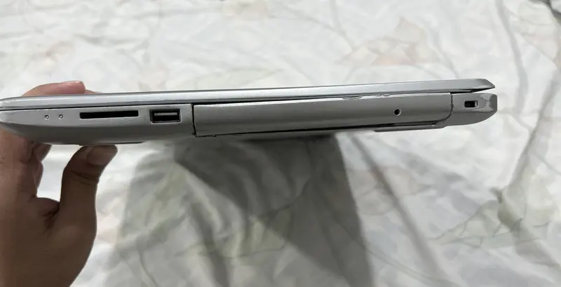 HP Laptop 15-bs0xx, Core i5 7th Gen. 8GB RAM, AMD Radeon (TM) 520 GC,