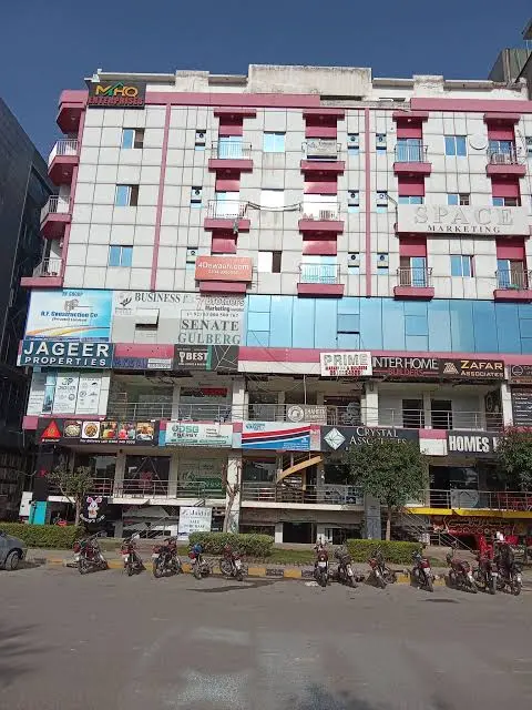 2 Bed Flat available For Rent civic center Gulberg