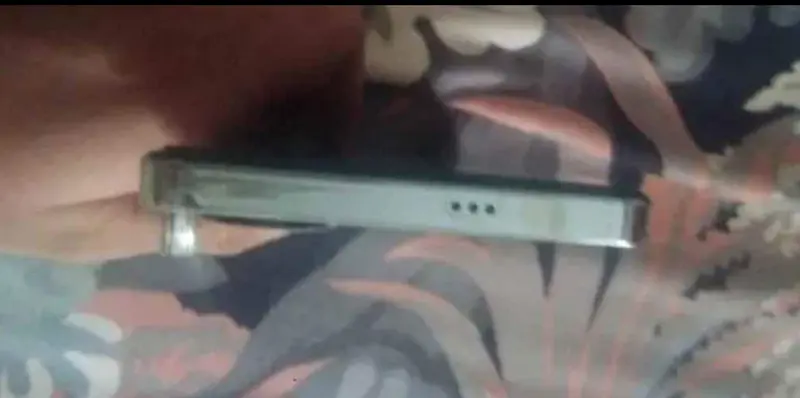 Tecno camon20 8/256 with box chargr urgent sale no repair no fault
