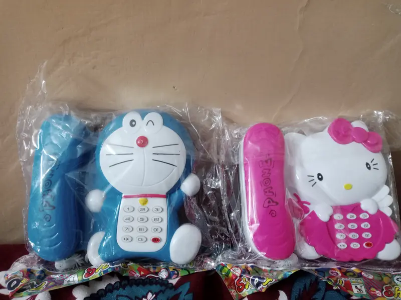 Musical phone toys
