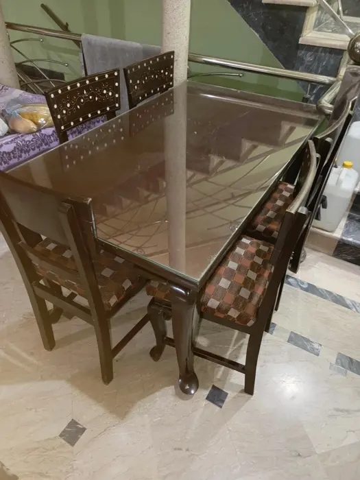 Dinning table with 6 chairs