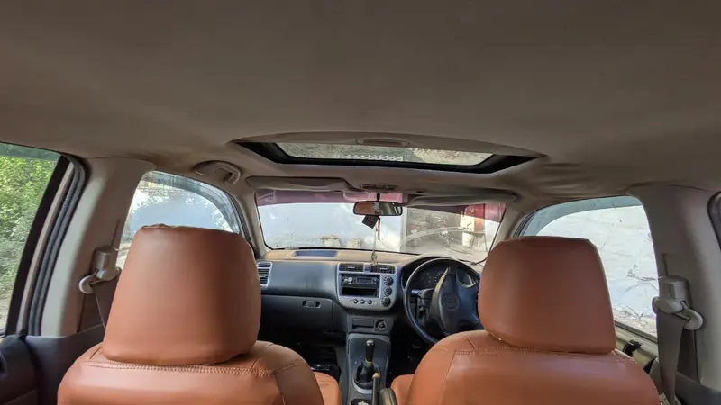 Honda Civic [sunroof variant] EXI 2002