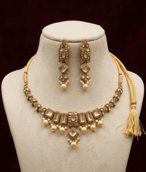 Neckless set
