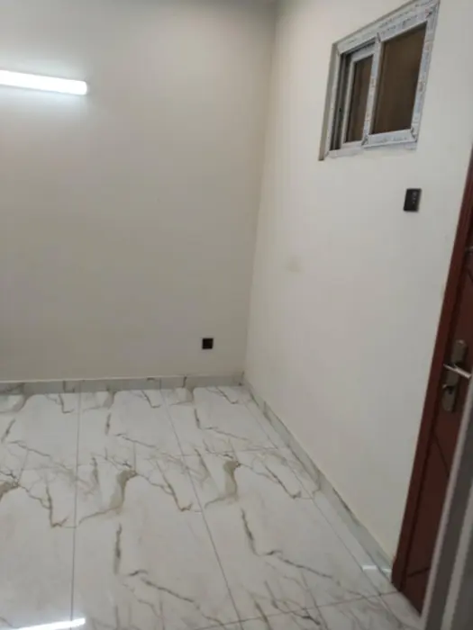 Clifton 3 Beded Apartment available for Rent with lift and parking