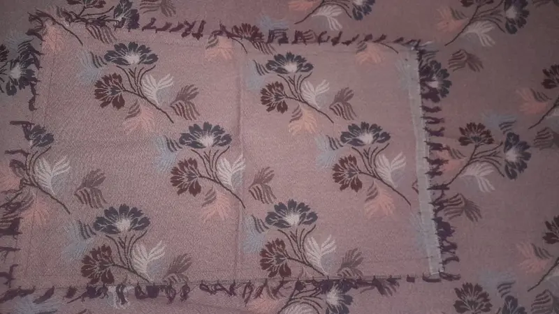 5 single king size Bedsheet available in price Just 8000 with dc