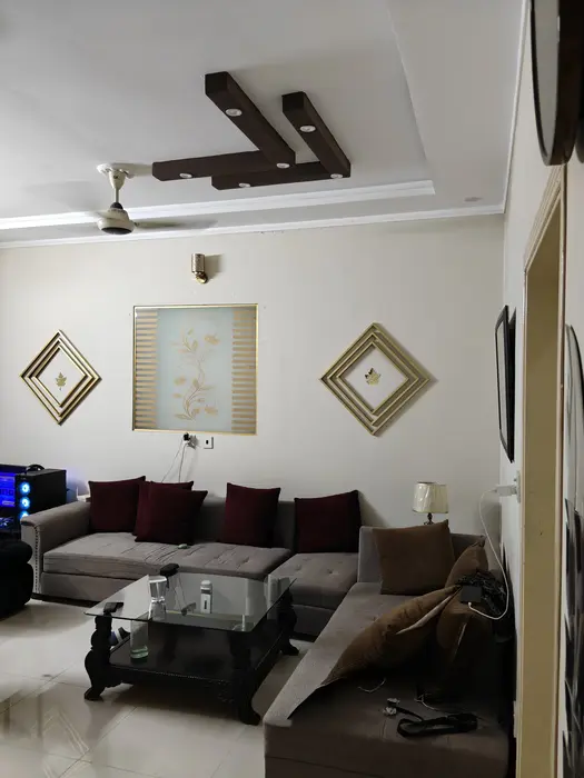 Double story with mumty, 5 baths, 3 meters, 1 gas meter, water Boring