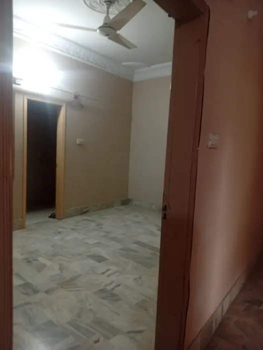 240yd 2nd floor portion for rent Gulshan Iqbal block 10 a behind lasan