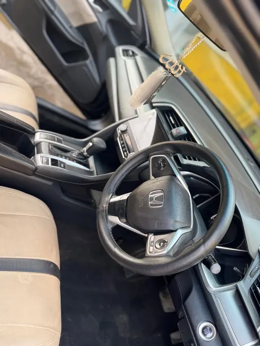 Honda civic 2017 2 owner 2 pice touch engine  suspension ok non accide
