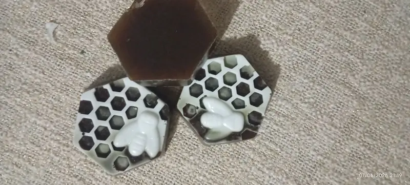 Herbal honey nurshing soap